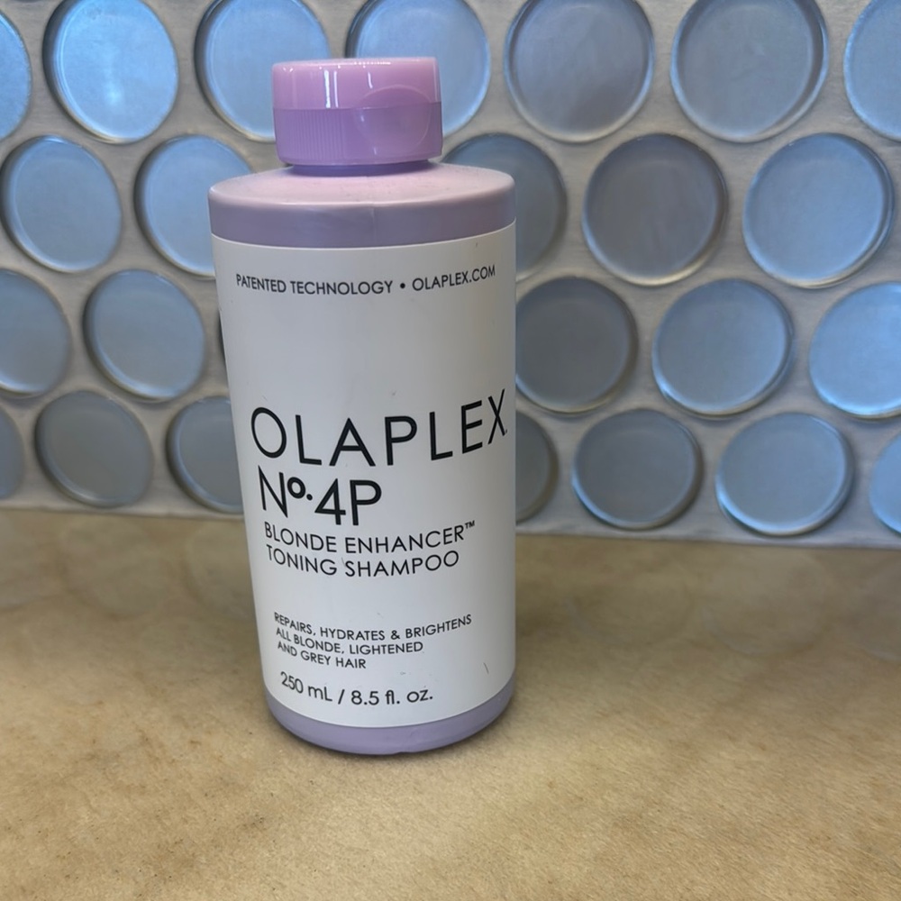 OLAPLEX No.4P Blonde Enhancer Shampoo in Lavender